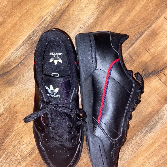 Adidas shoes - Picture 2 of 2